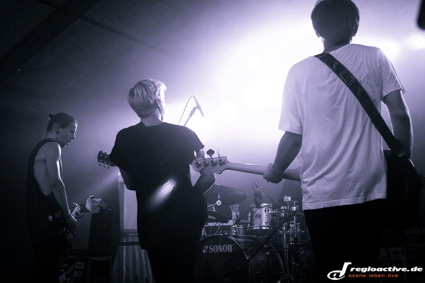 Bilderbuch (live beim Mini-Rock-Festival, 2014)