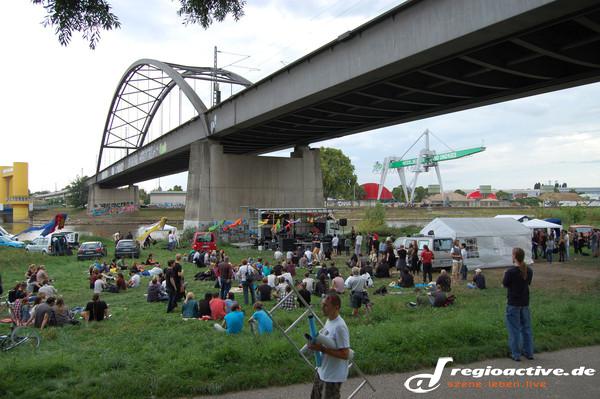 Menschen am Fluss - Fotos: Impressionen vom 5. Mannheimer Brückenaward 2014 